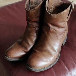 Women's Size 8.5 Gianna Bini Night Ride Pull On Boot